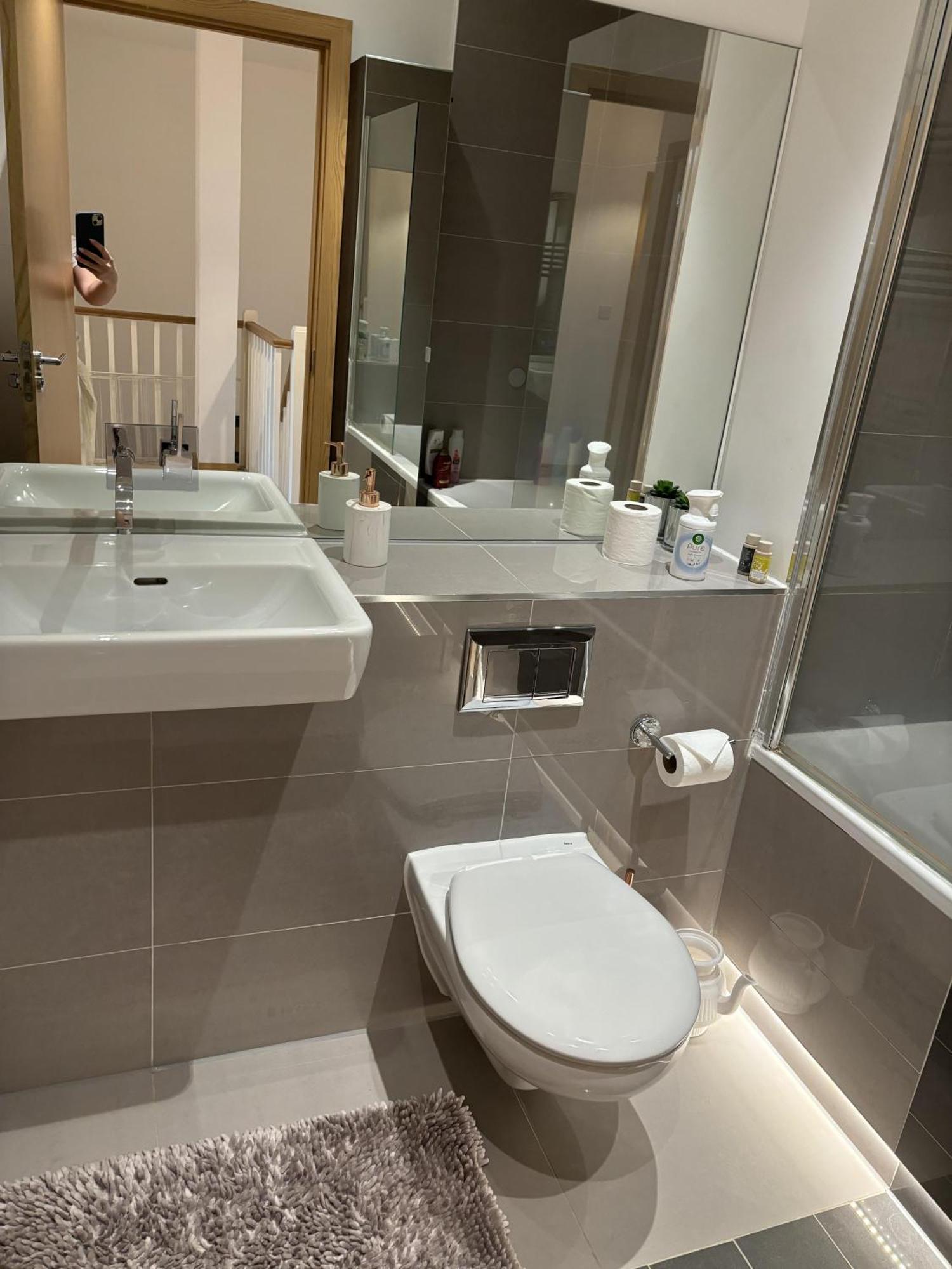 Appartamento Captivating 2-bed In Londra