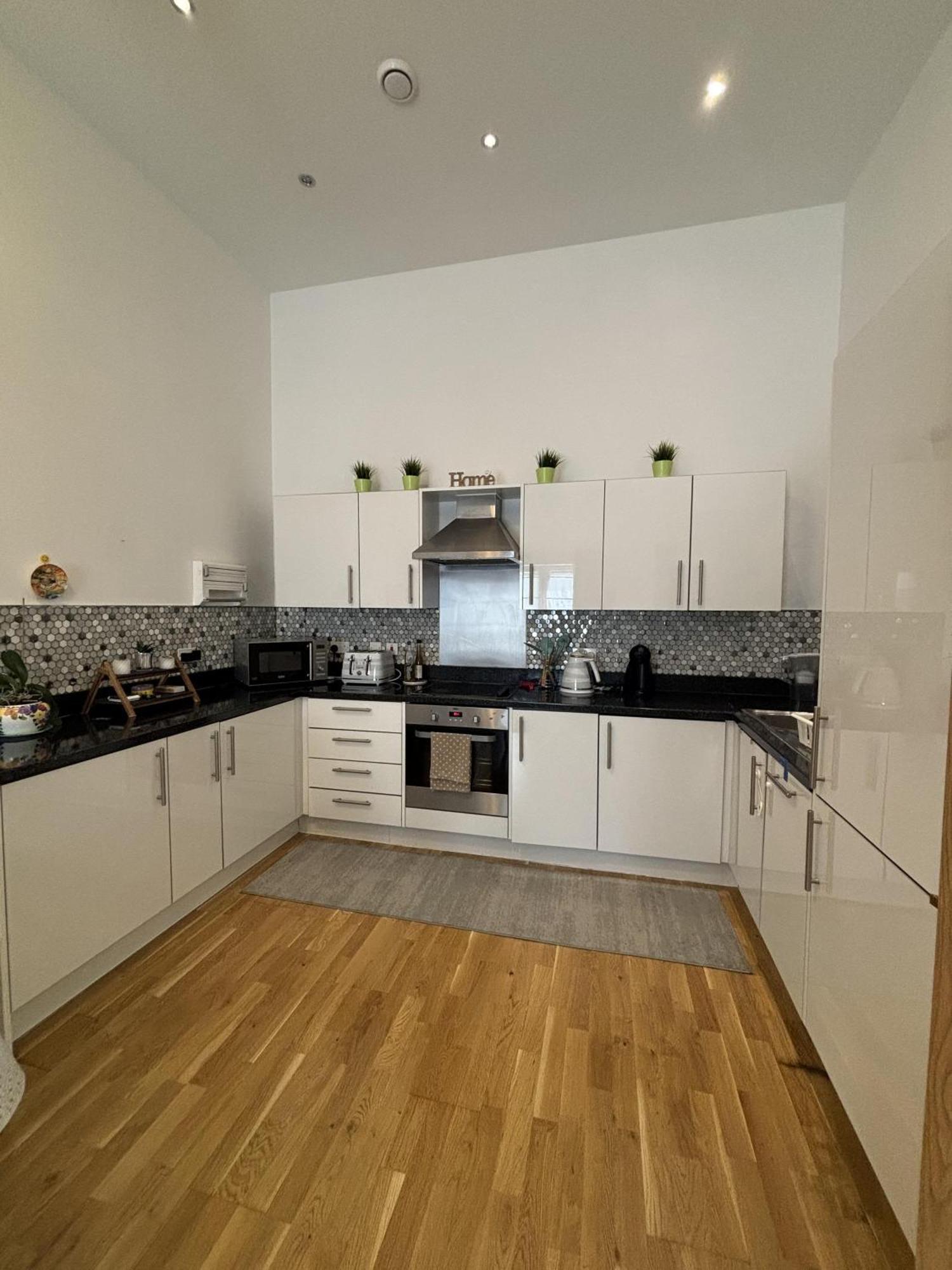 Appartamento Captivating 2-bed In Londra
